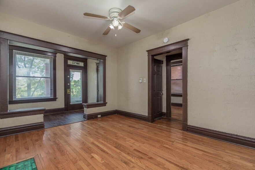 Building Photo - 3952 De Tonty St