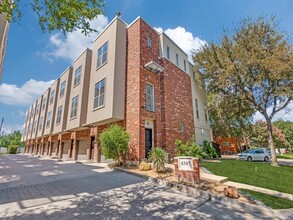 Building Photo - 4307 McKinney Ave