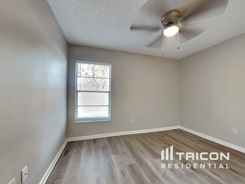 Building Photo - 646 Pine Forest Dr