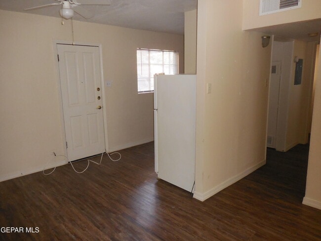 Building Photo - 701 W Yandell Dr