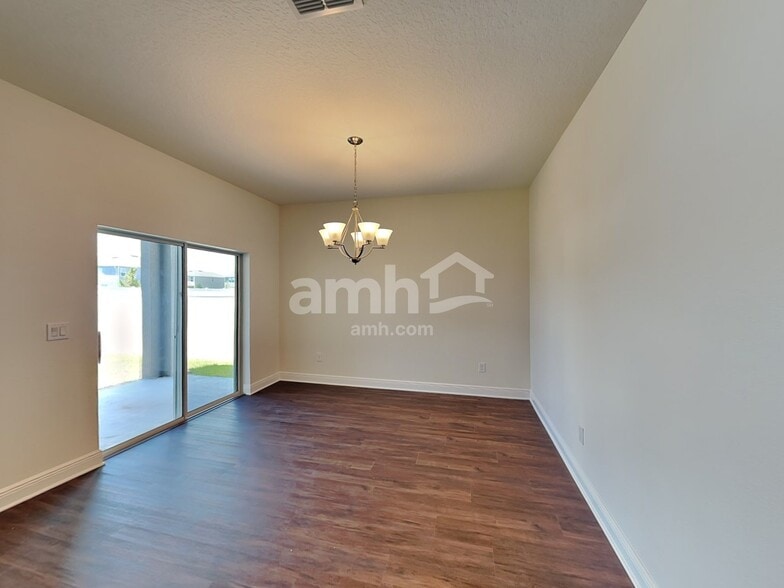 Building Photo - 935 Heavenly Dr