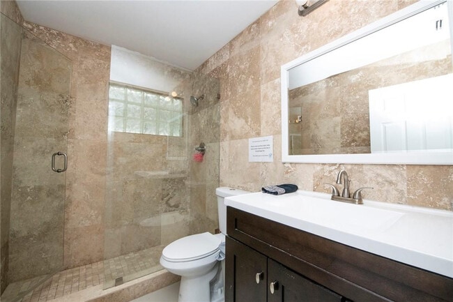 Building Photo - 3322 McKinley St