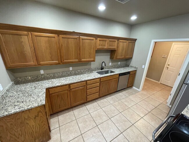 Building Photo - 3 br, 2 bath House - 400 N Willowood Drive