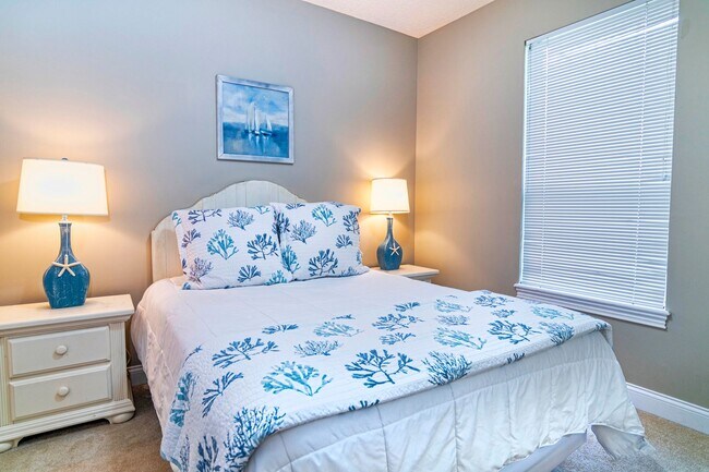 Building Photo - Spacious 4BR Retreat w/ Fenced Yard + Resort Amenities