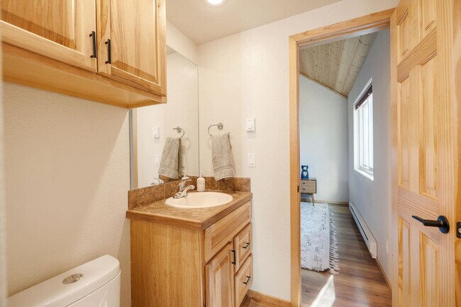 Building Photo - 213 S West St