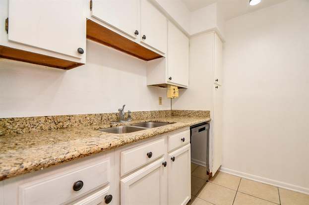 Building Photo - 8529 Hearth Dr