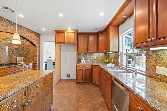 Building Photo - 287 Golden Fern Ct