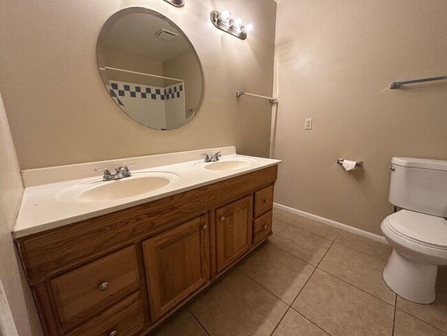 Building Photo - 301 W Olive Ave