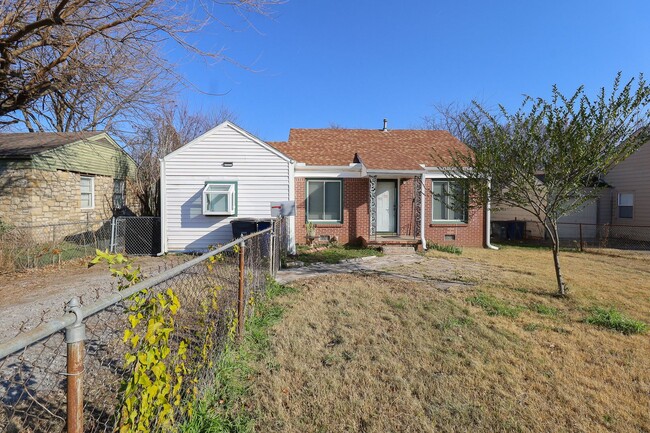 Building Photo - 3 Bed | 1 Bath in North Tulsa!