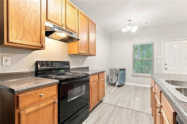 Building Photo - 7130 Brookview Way