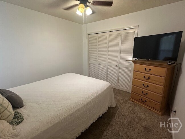 Building Photo - 109 Live Oak Cir