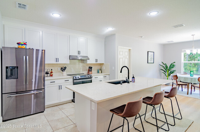 Building Photo - 340 Sorrento Dr