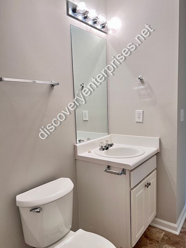 Building Photo - 3/2.5 in College Park! 1st month's rent FREE with 13-month lease!!