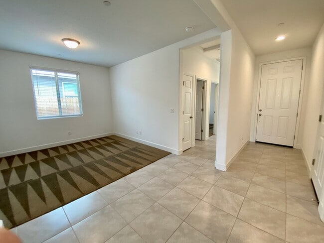 Building Photo - Solar Panels, Gated Community $2,350 Barst...