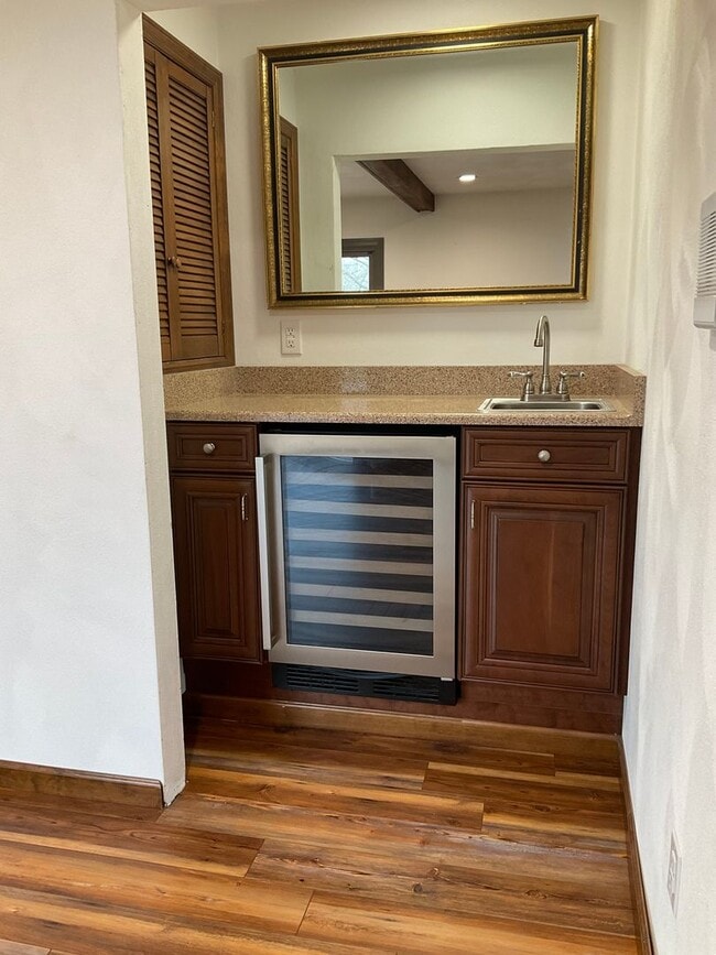 Building Photo - 33 Estates View Dr