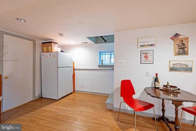 Building Photo - 3512 35th St NW