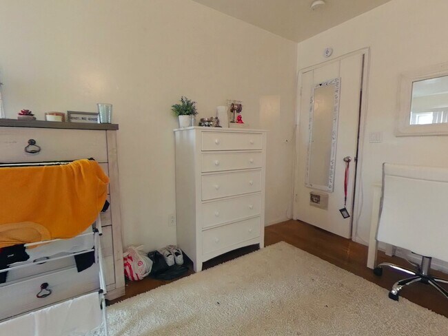 Building Photo - Huge 2 story 8 bed room Home: a hop and a skip from SDSU!  You will never be late to class!