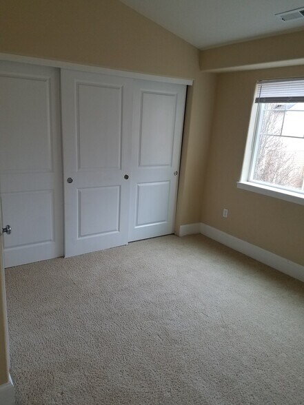 Building Photo - 18465 SW Stepping Stone Dr