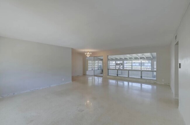 Building Photo - 2041 Coral Reef Dr