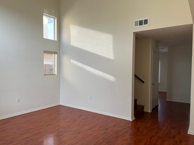 Building Photo - 12038 Ratner St
