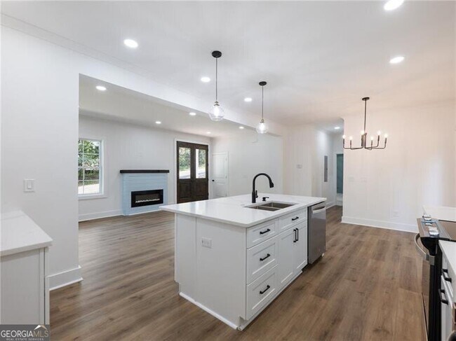 Building Photo - 2438 Shadburn Ferry Dr