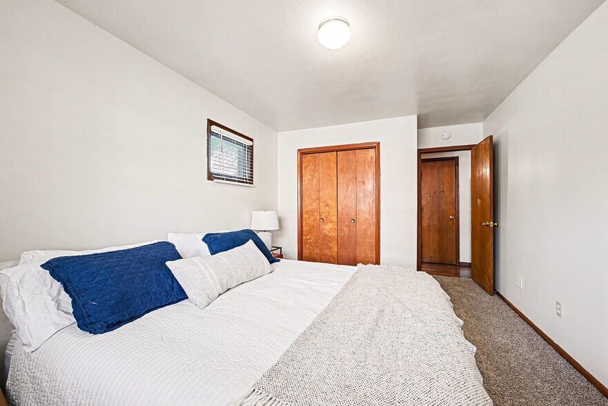 Building Photo - 2017 Commerce Blvd