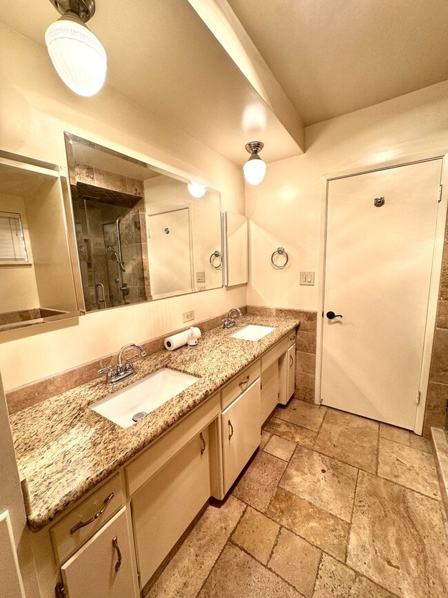 Building Photo - Light, Bright & Lovingly Maintained Claremont Home for Lease