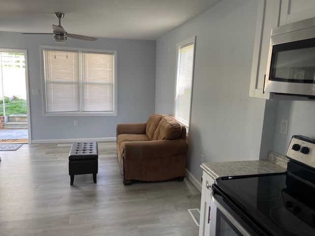 Building Photo - 711 Anton St