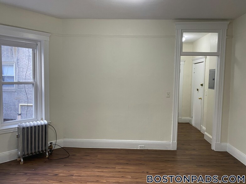 Building Photo - 1185 Boylston St