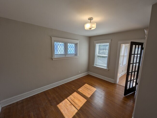 Building Photo - 6137 Dewey Ave