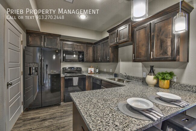 Building Photo - 22091 W 123rd Ln
