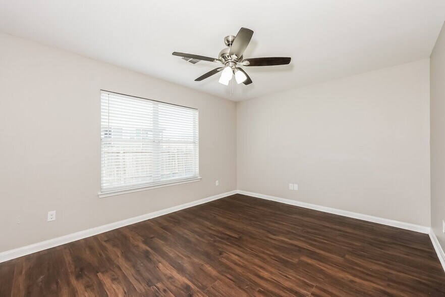 Building Photo - 4729 Cedar Springs Dr