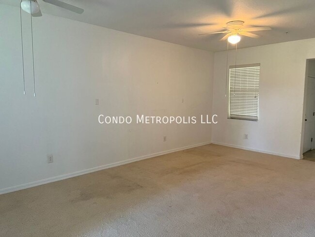 Building Photo - 1401 Priory Cir
