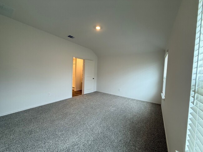 Building Photo - 3807 Axyl Run Ct