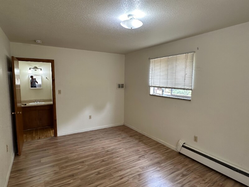 Building Photo - 926 James Ct