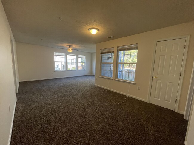 Building Photo - 45512 Westmeath Way