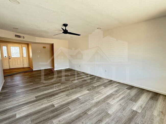 Building Photo - 3617 S Siesta Ln