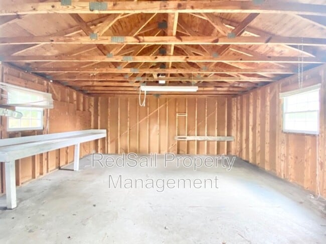 Building Photo - 504 Beech Dr
