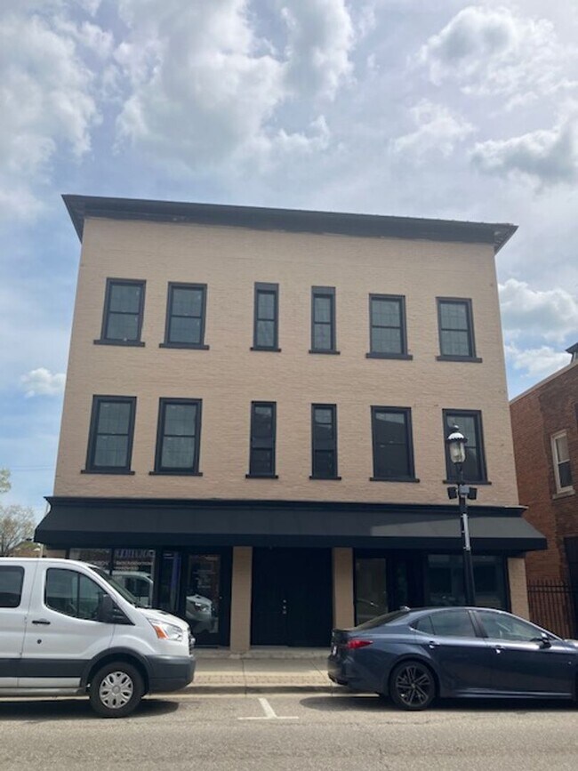 Building Photo - Store Front Available in Downtown Miamisburg