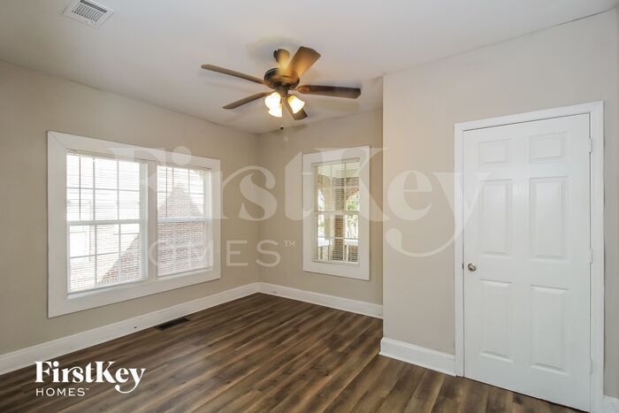 Building Photo - 1387 Beecher St SW