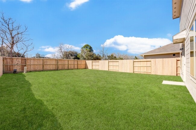 Building Photo - 17827 Pemswood Dr