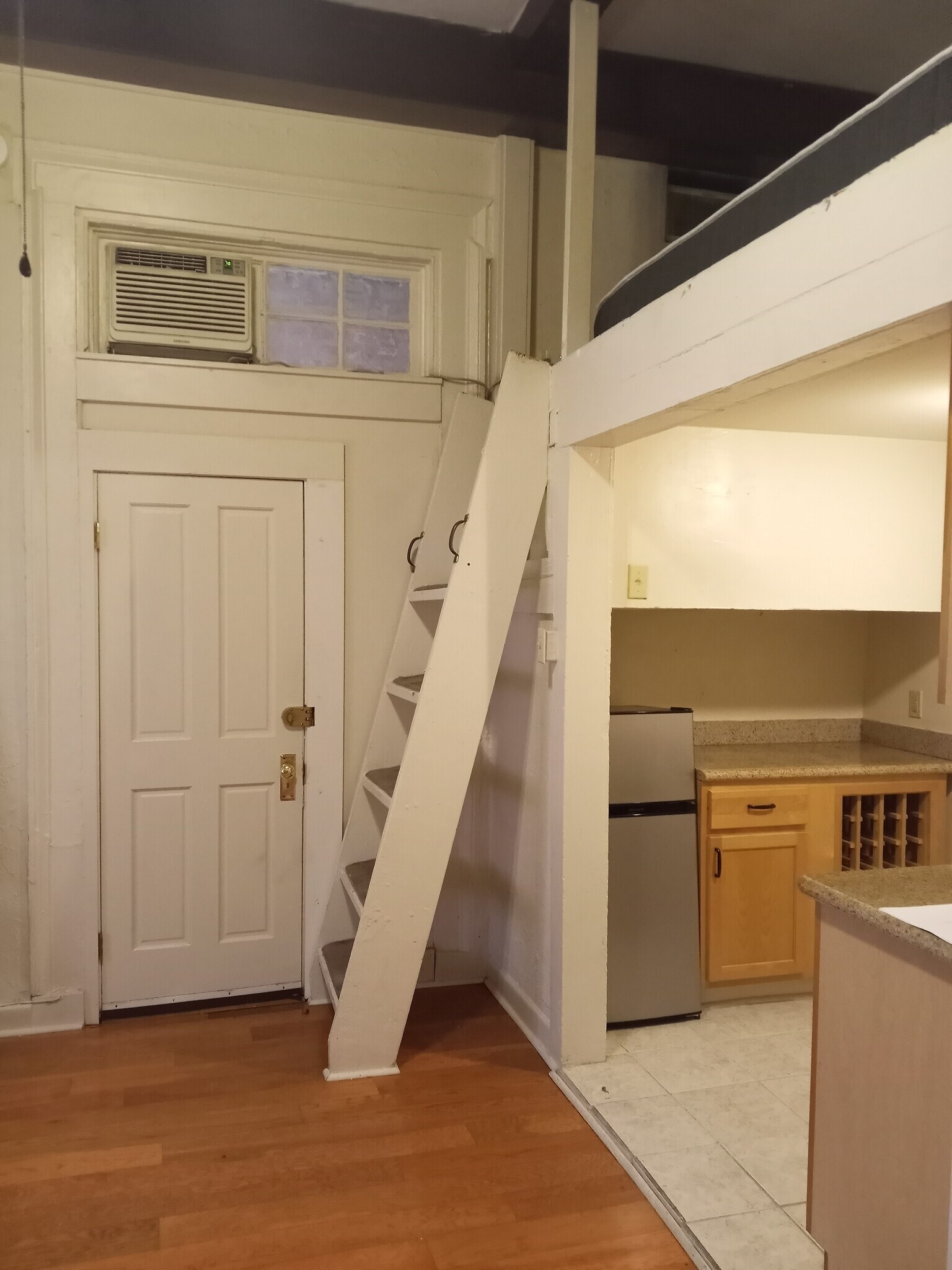 Building Photo - 929 Dumaine St