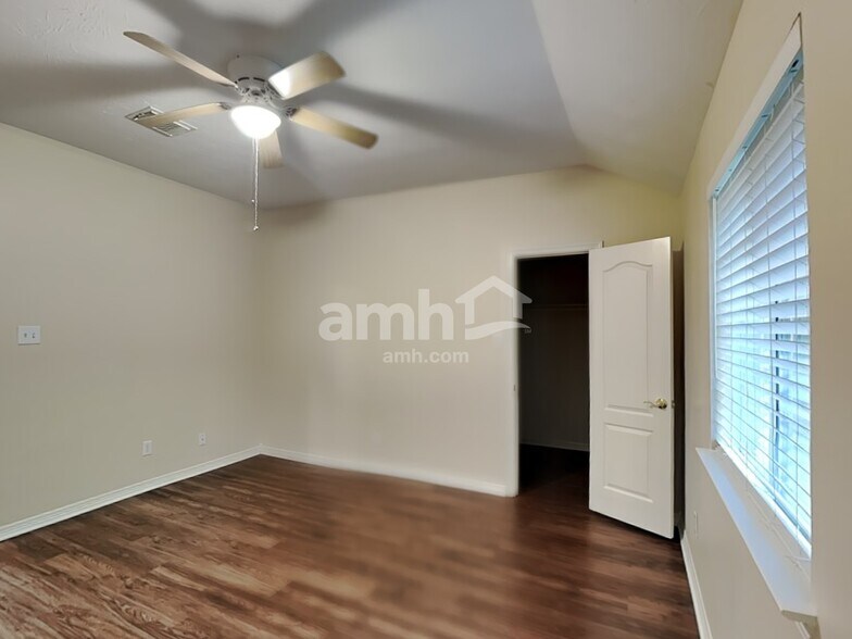 Building Photo - 38011 W Sulphur Creek Dr