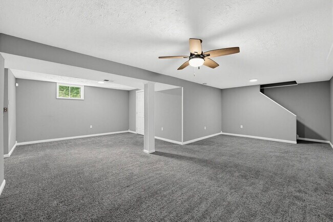 Building Photo - 4419 S Shore Dr