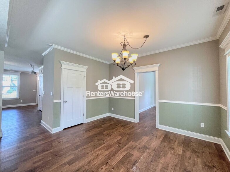 Building Photo - 105 Bedford Pl