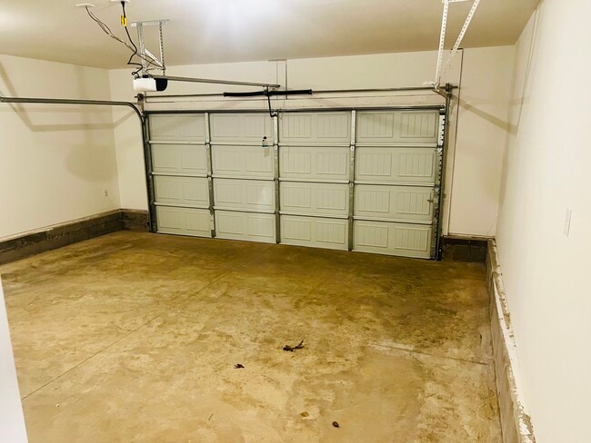 Building Photo - 251 Kristen Ln