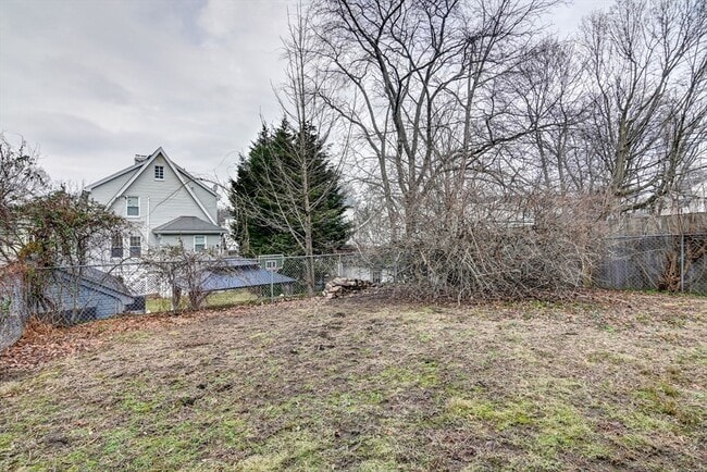 Building Photo - 317 Elmwood Ave