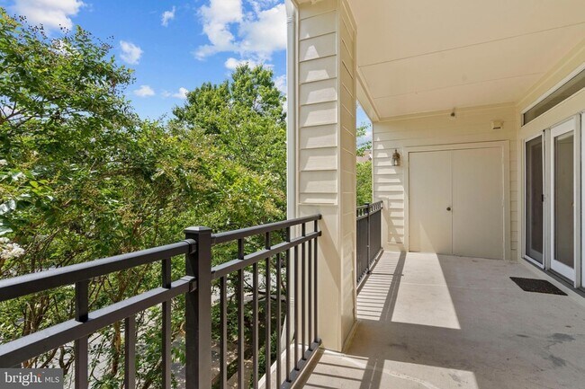 Building Photo - 1344C Garden Wall Cir
