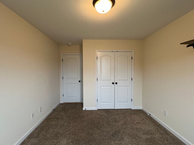 Building Photo - 310 Landon Ln
