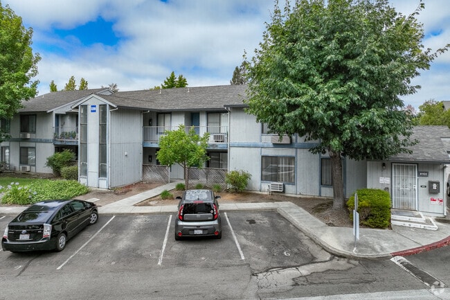 Building Photo - Creekside Apartments